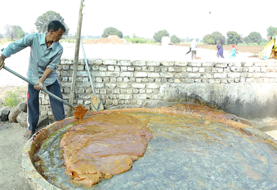 Solidation of jaggery